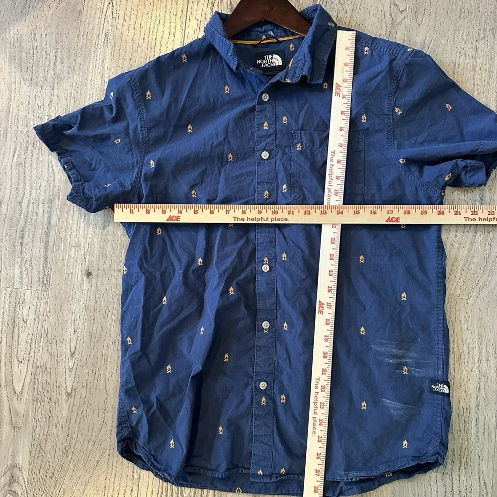 The North Face Men's‎ Shirt Large Blue Campfire Print Short Sleeve Button Up